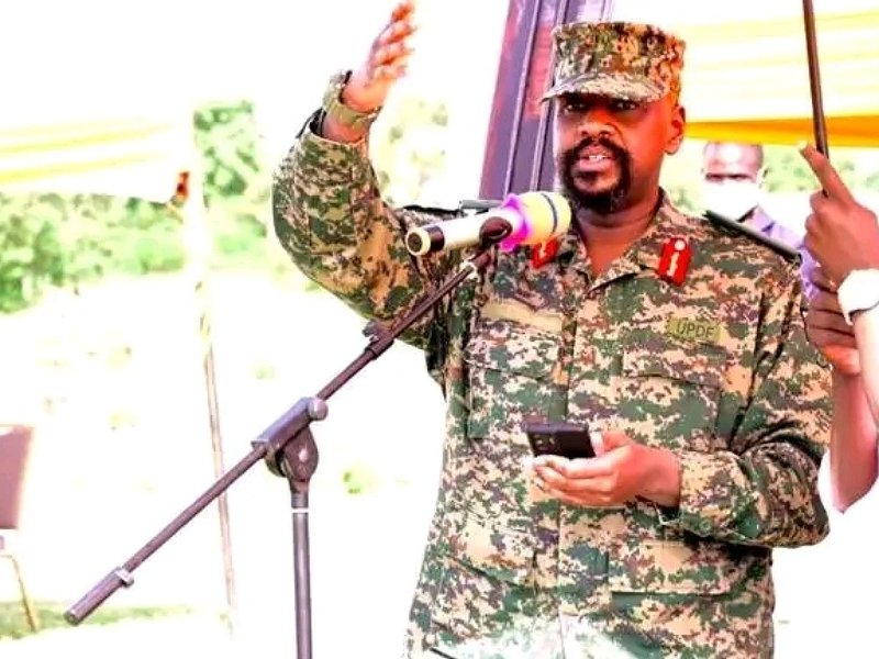 General Muhoozi Kainerugaba yishongoye kuri USA agaragaza ko adatinya Abanyamerika 