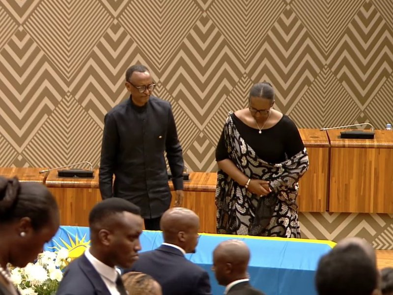 Perezida Kagame yavuze imyato Amb Col (Rtd) Karemera wasezeweho bwa nyuma 