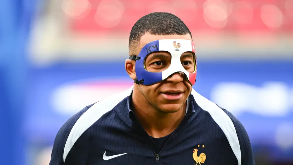 Kylian Mbappe yabujijwe kwambara Masque yakoranye imyitozo