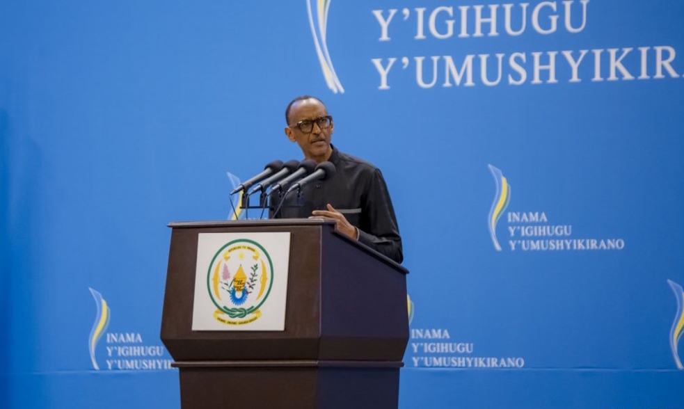 Rwanda: Wajiuliza mwanamke yupi atakayeshika mikoba ya Rais Kagame