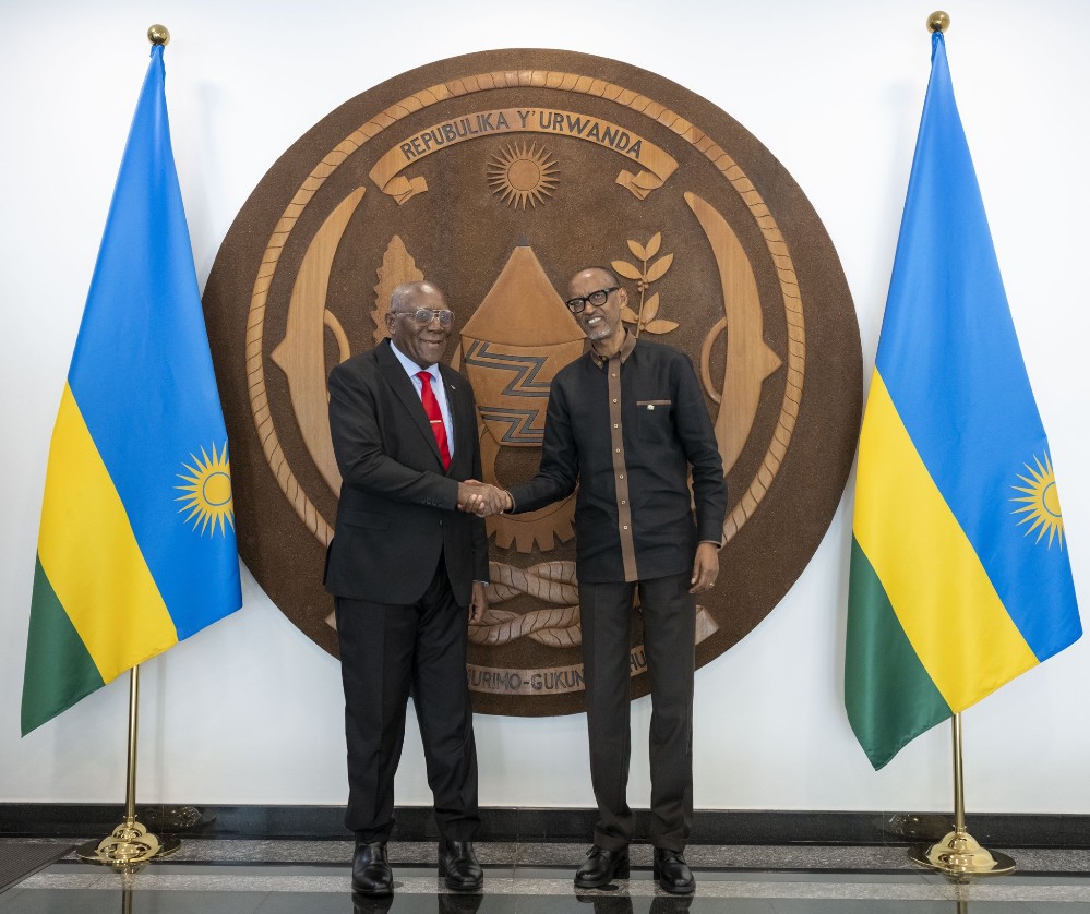 Kagame na Valdés Mesa baganiriye uko u Rwanda na Cuba byashimangira umubano