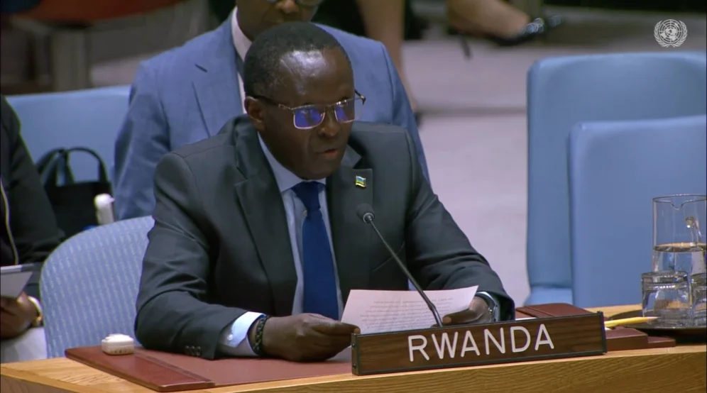 U Rwanda rwafashe ingamba zo gukuraho ingamba z'ubwirinzi - Amb. Ngoga