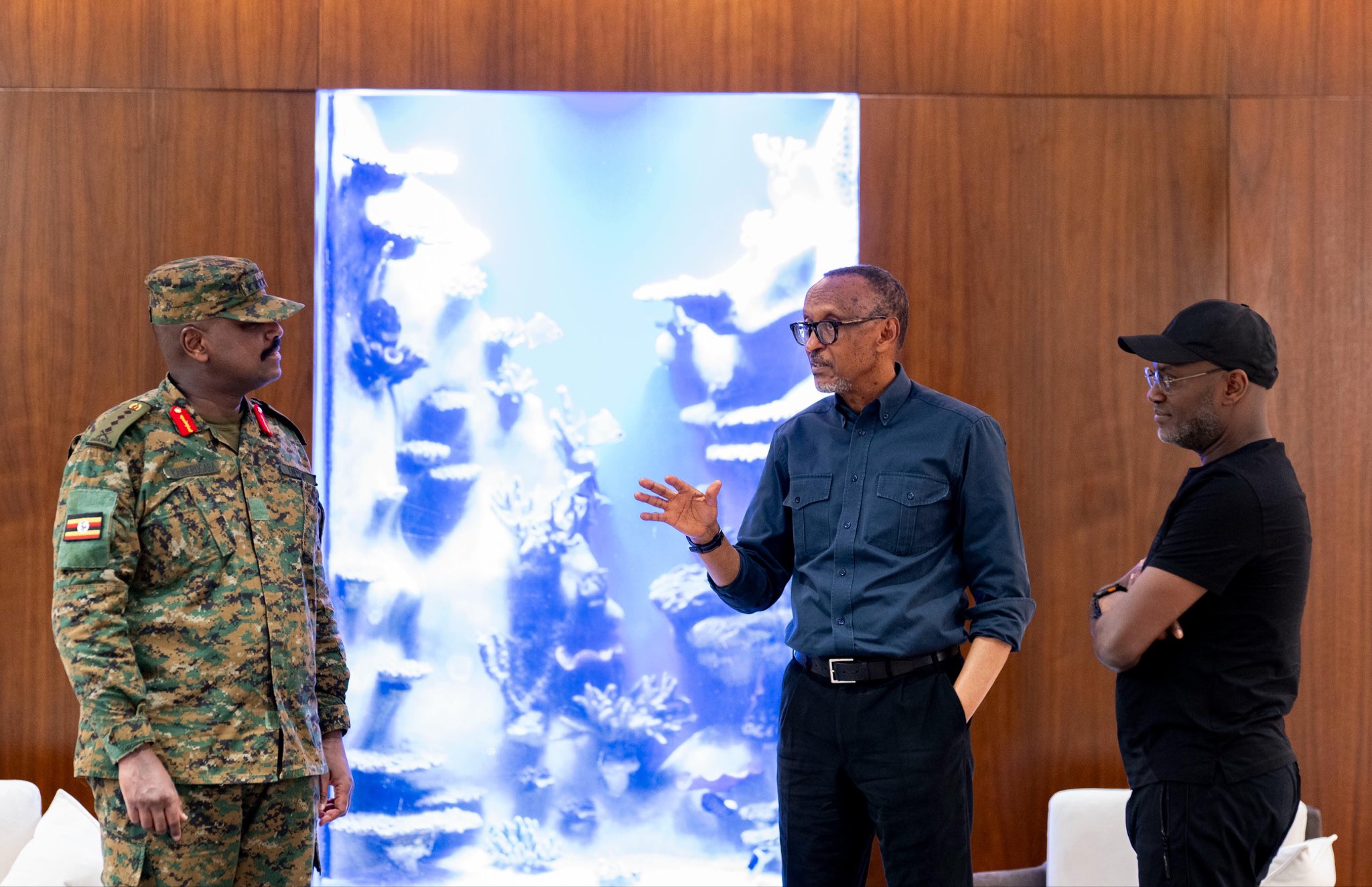 Gen. Muhoozi yasubije Daudi Kabanda wamusabye ko bazajyana gusura Perezida Kagame