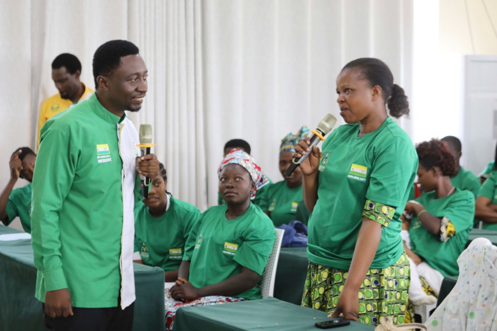 Senateri Habineza yasabye abarwanashyaka ba Green Party gushyira imbere politiki y’amahoro n’ubwubahane