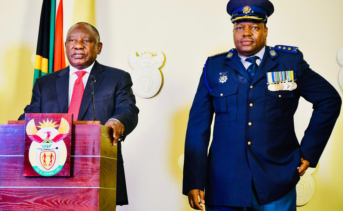 Afurika y’Epfo: Perezida Ramaphosa yasubijeho umuyobozi wa polisi wahagaritswe