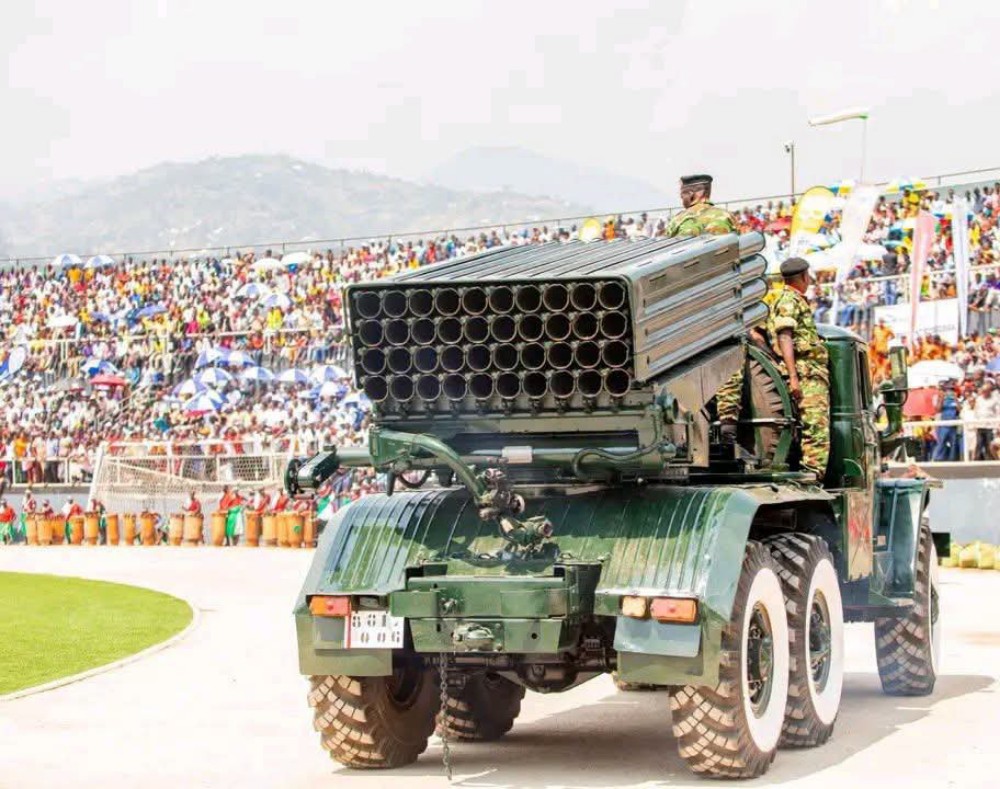 Imbunda za rutura 2 za FDNB zitegeye mu Rwanda