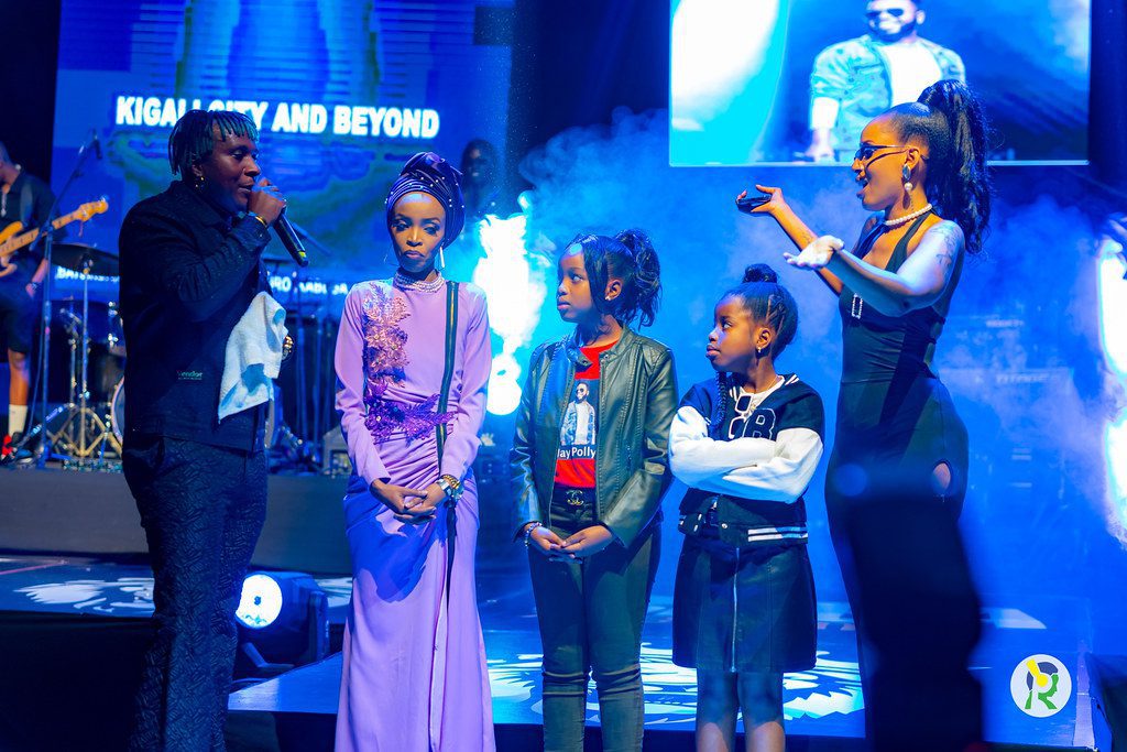 Abana ba Jay Polly baherewe Miliyoni 16Frw mu gitaramo 37 jay