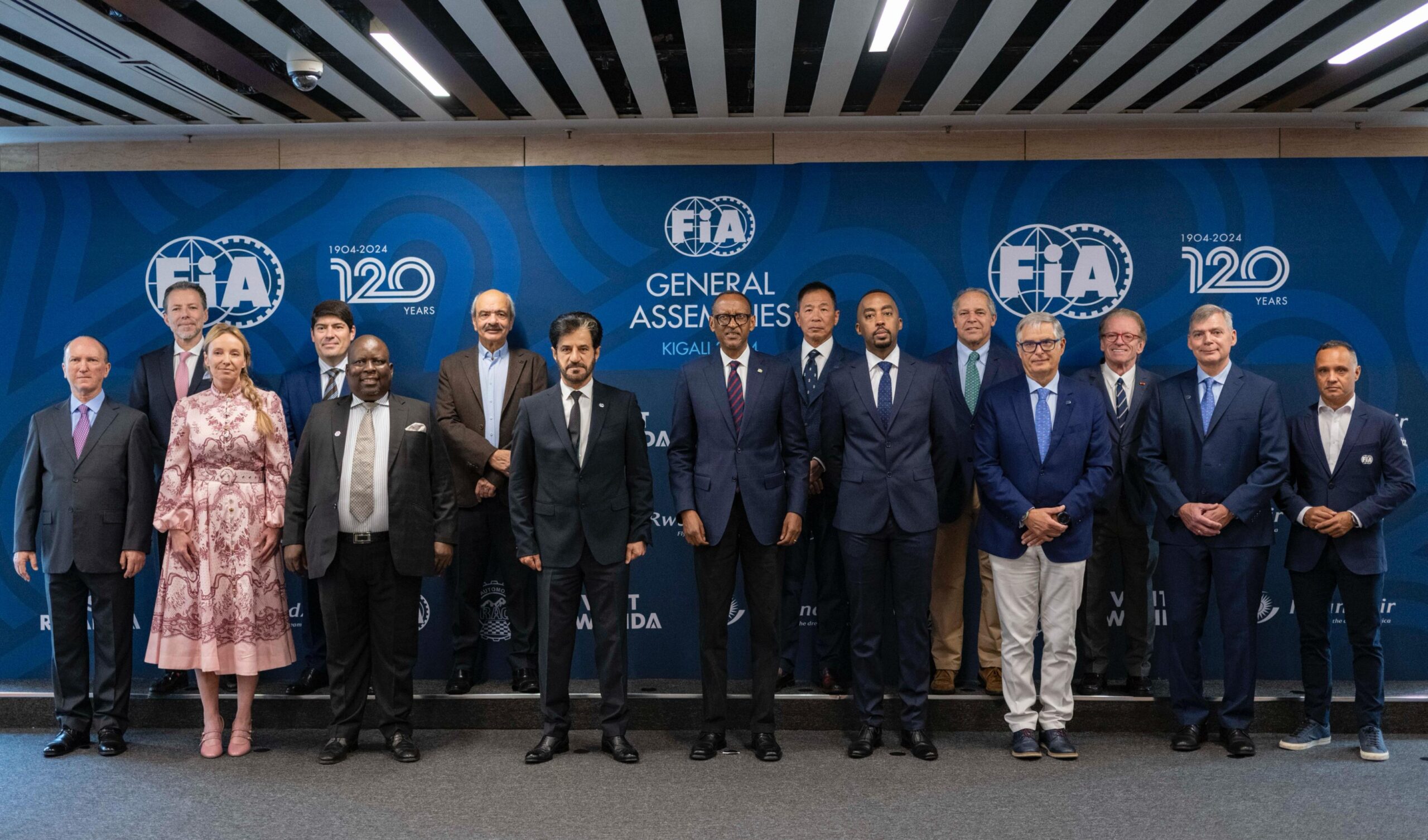 GeqkGRTWEAA4jXV scaled 1