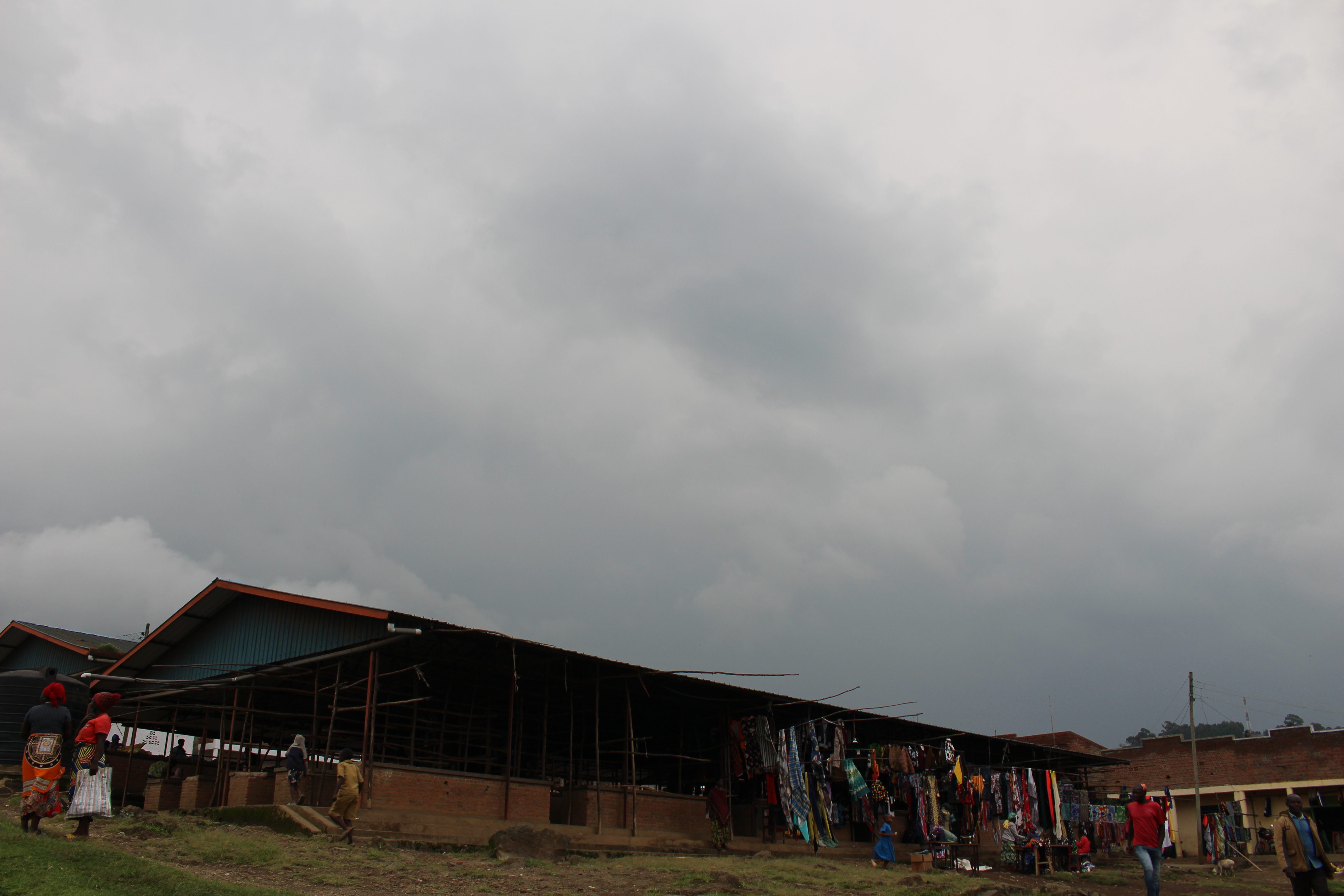 Rubavu: Abakorera mu isoko rya Cyanzarwe barataka ibihombo