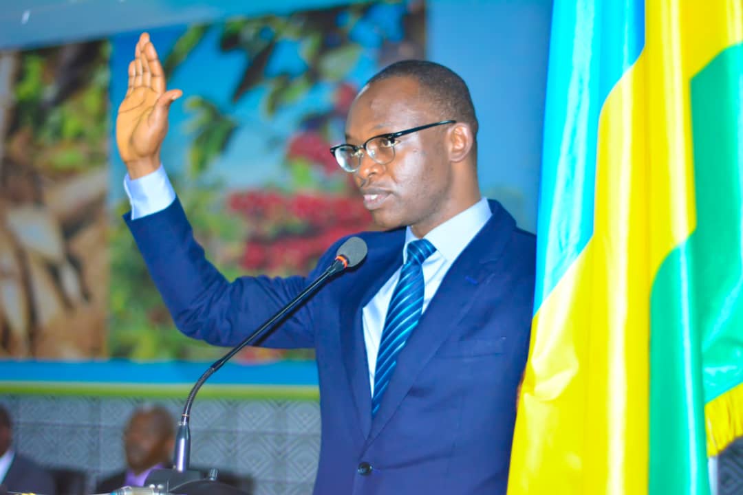 Itangazo ryo guhindura izina akitwa ISHIMWE Frank