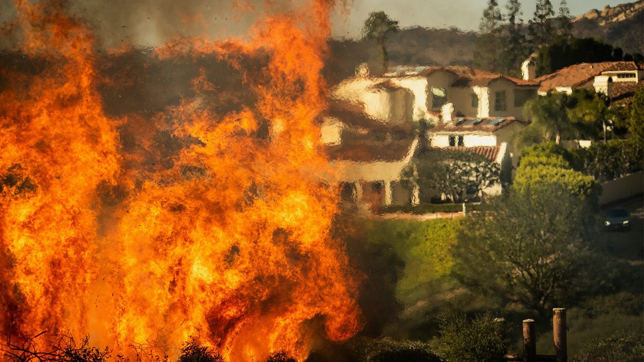 15779013 010825 cc ap california wildfire flames neighborhood 1280 img
