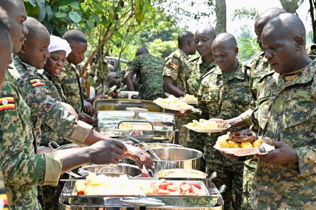 the soliders were treated to a sumptous meal 800x533 1
