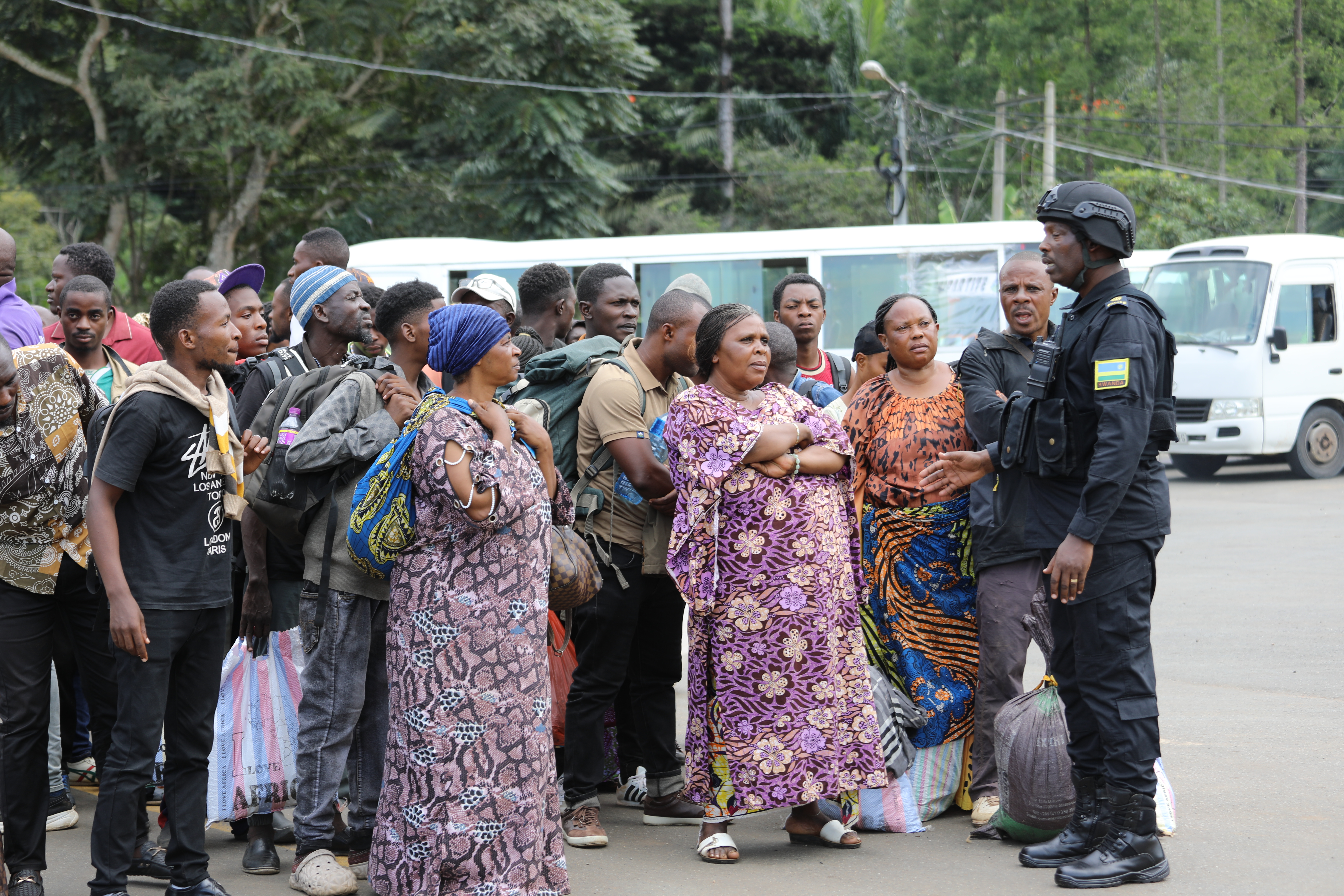 Bukavu: Abasaga 400 bari barahunze imirwano bagarutse mu byabo banyuze mu Rwanda (AMAFOTO)