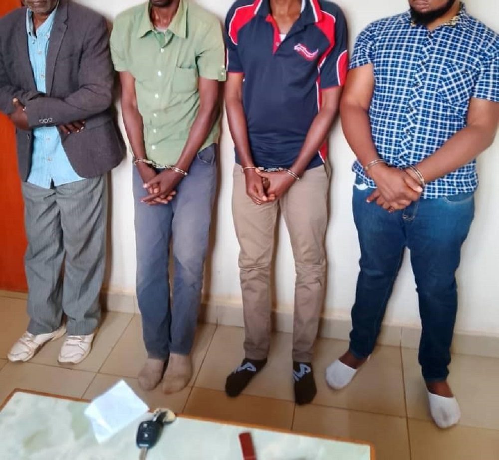 abantu bane batawe muri yombi bafatanywe amafaranga y amiganano cf221