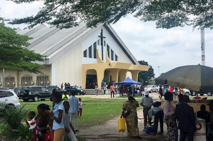 cathedrale du centenaire a kinshasa 25 jpg 711 473 1