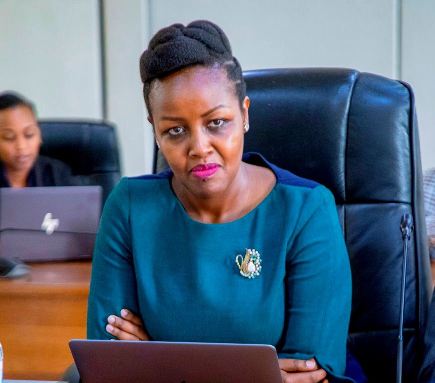 Gl6j8reWsAAnjBy 1