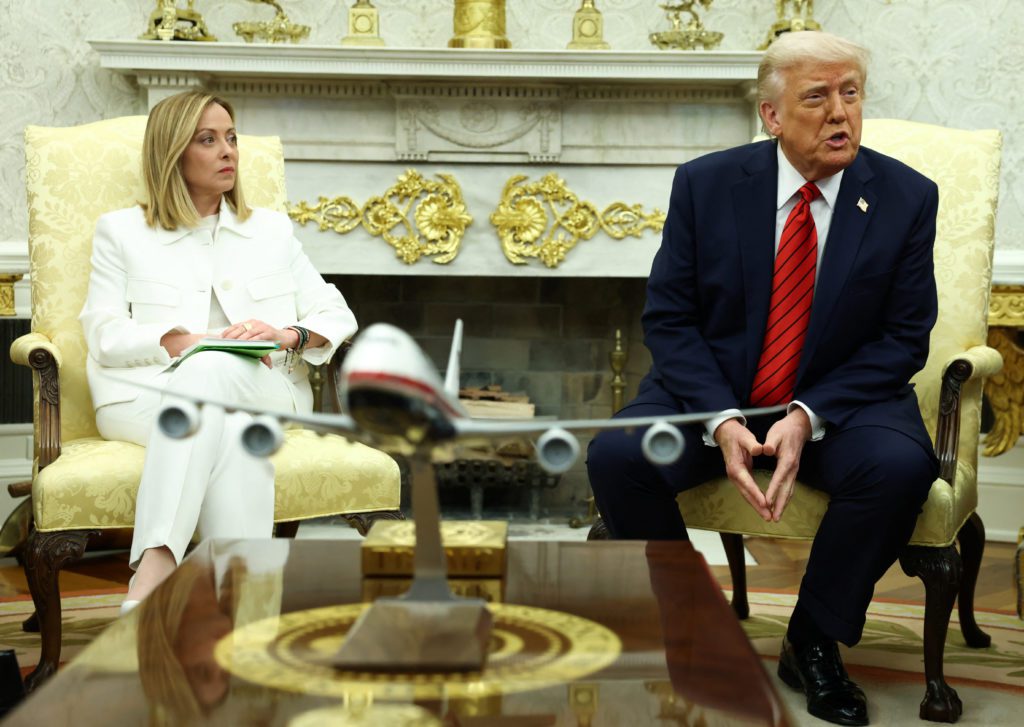 Trump Awaudhi Watu wa Congo kwa Kauli Yake ya Kudhalilisha 11 2025 04 17T175056Z 1041598650 RC2TZDACYXHU RTRMADP 3 USA ITALY 1024x727 1