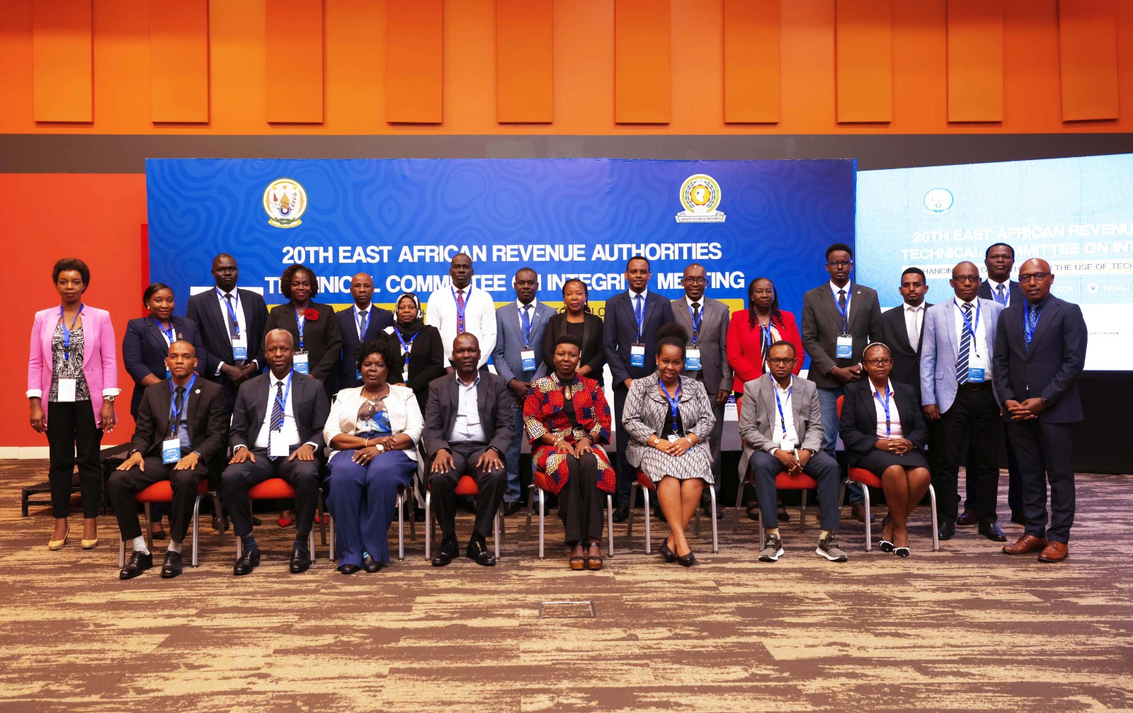 Abayobozi mu bigo by’Imisoro muri EAC biyemeje kwimakaza ubunyangamugayo no kurwanya ruswa 16 ABAYONOZI