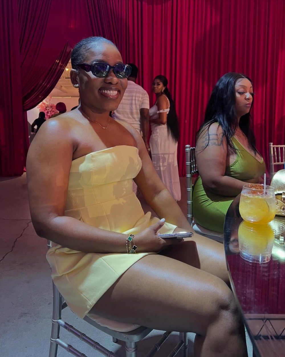 inshuti za hafi za davido na chioma n abo mu miryango nibo bari biganje muri ibi birori 4500e