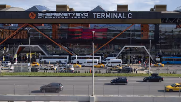 russia airport 053946823