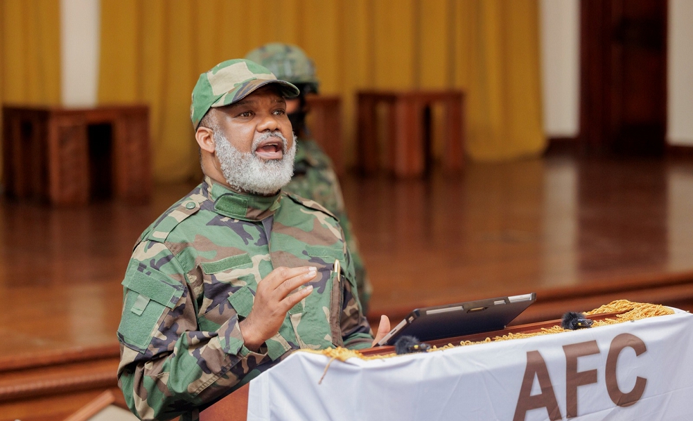 gii7vovxqaatd25 2 122a8 1