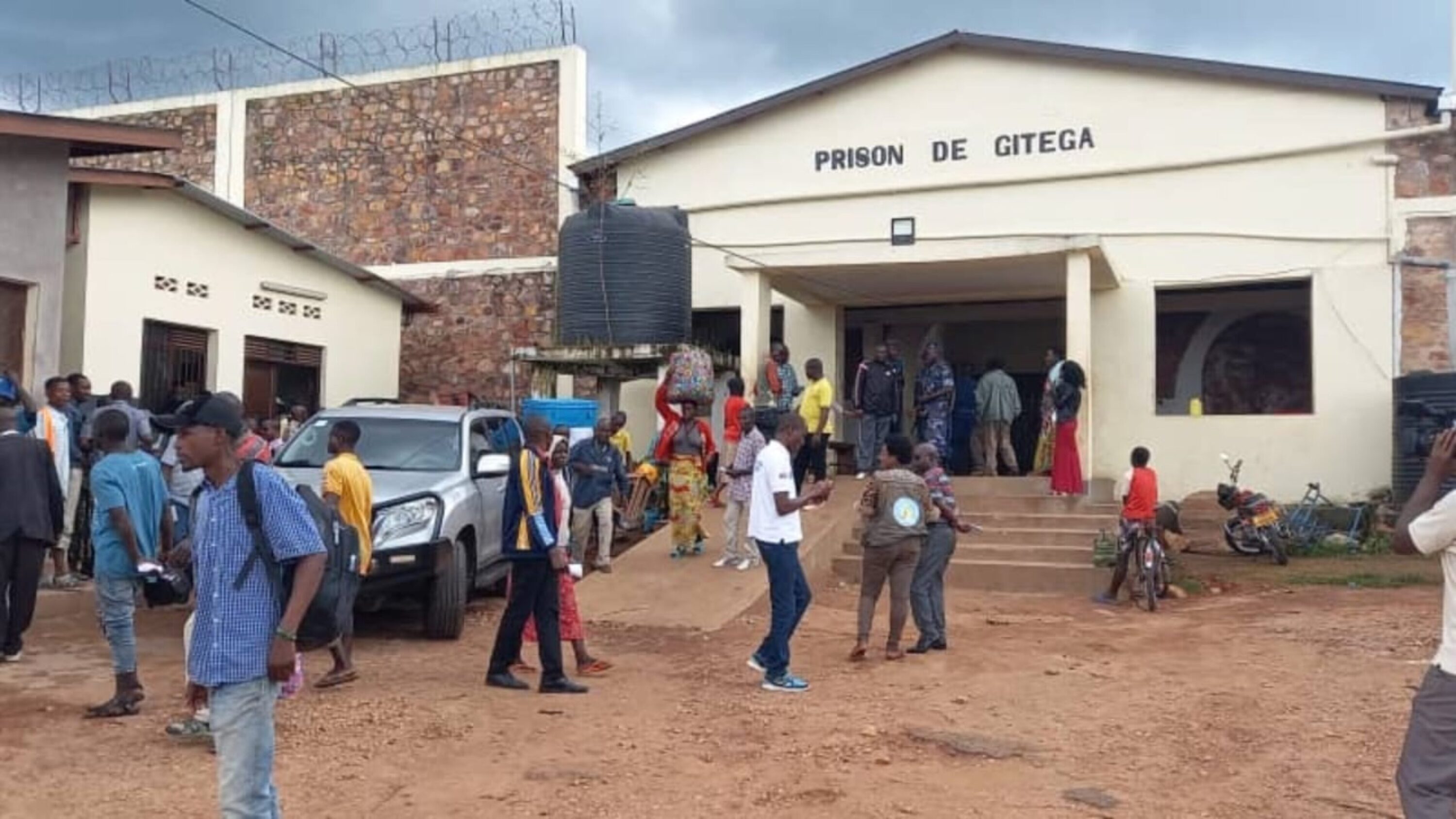 Lentree principale de la prison centrale de Gitega dans la capitale politique du Burundi ou Beatrice Ndayikengurukiye a ete transferee en attendant la fin de lenquete 3800x2138 c