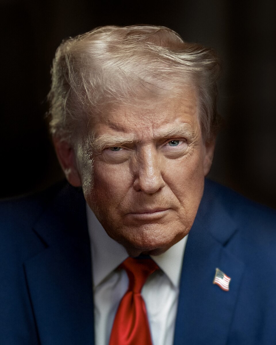 Trump Slams Putin's War Conduct, Keeps Door Open for Peace Talks 7 Official Presidential Portrait of President Donald J. Trump 2025