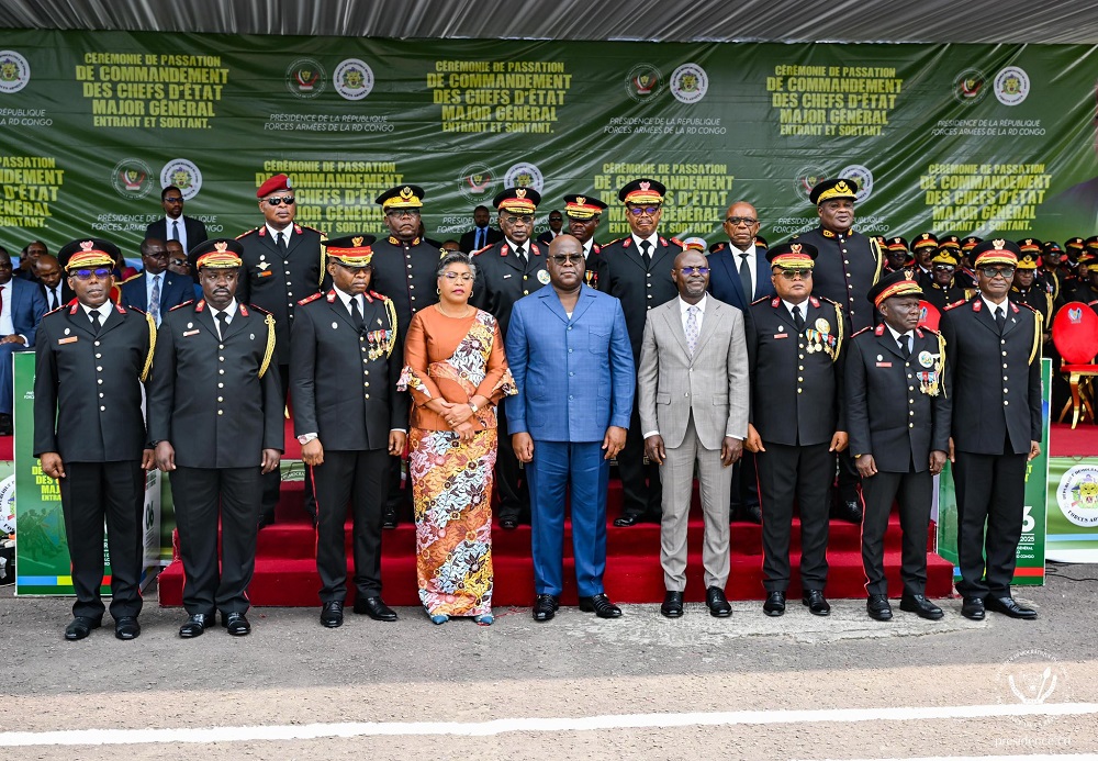 abayobozi bakuru mu gisirikare cya rdc bafashe ifoto y urwibutso bari kumwe na perezida tshisekedi na minisitiri w intebe judith suminwa tuluka a4ea3