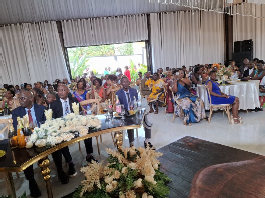 Audia Intore yarongowe n'umunyamakuru 25