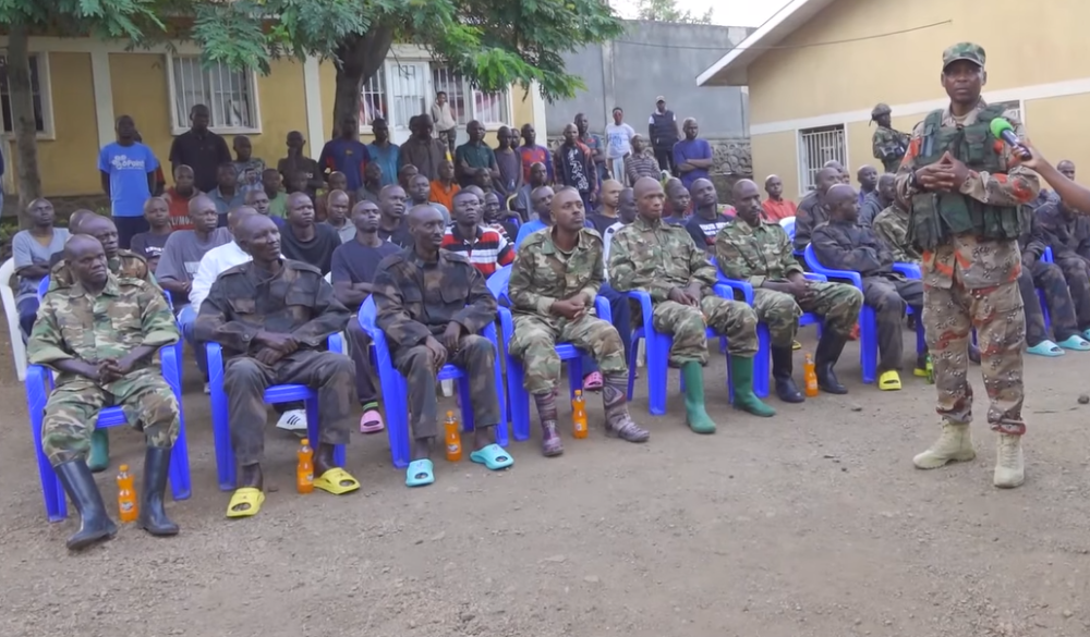 umuvugizi wa m23 lt col willy ngoma yerekanaga abafashwe mpiri 6315c e1753997609939