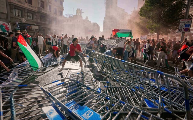 Abarwanya Israheli bahagaritse isiganwa i Madrid 80 20250915 095133