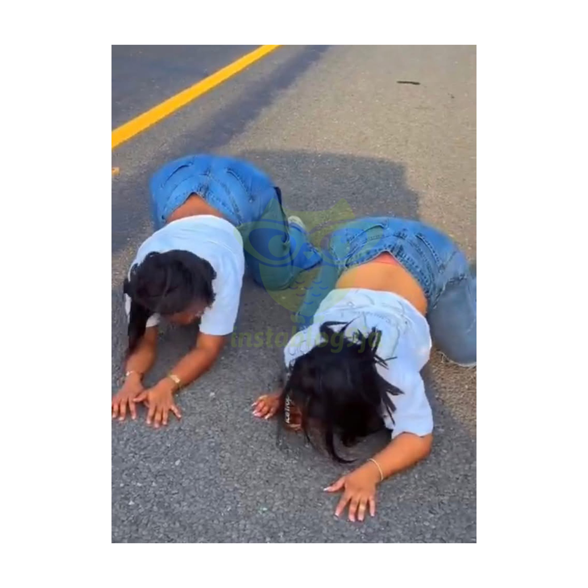 Perezida Ramaphosa yategetse ko umunyamakuru wazungurije ikibuno mu muhanda afungwa 42 20250919 122414