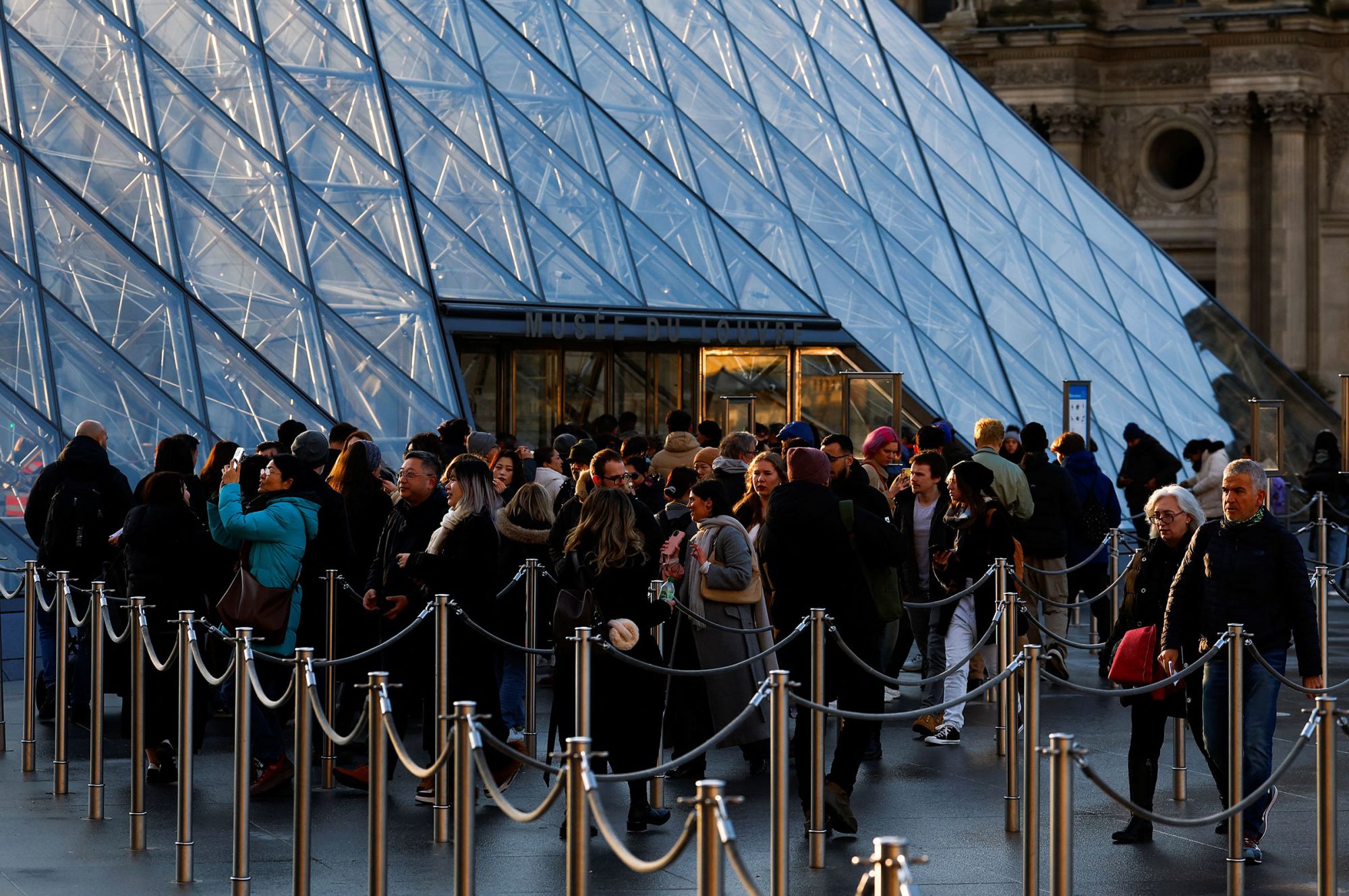 2025 01 23t134709z 1568675740 rc2kfca4jsz6 rtrmadp 3 france tourism louvre