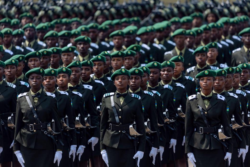 Perezida Kagame yahaye ipeti rya Sous-Lieutenant abasirikare barenga 1,000 29 20251003 115554