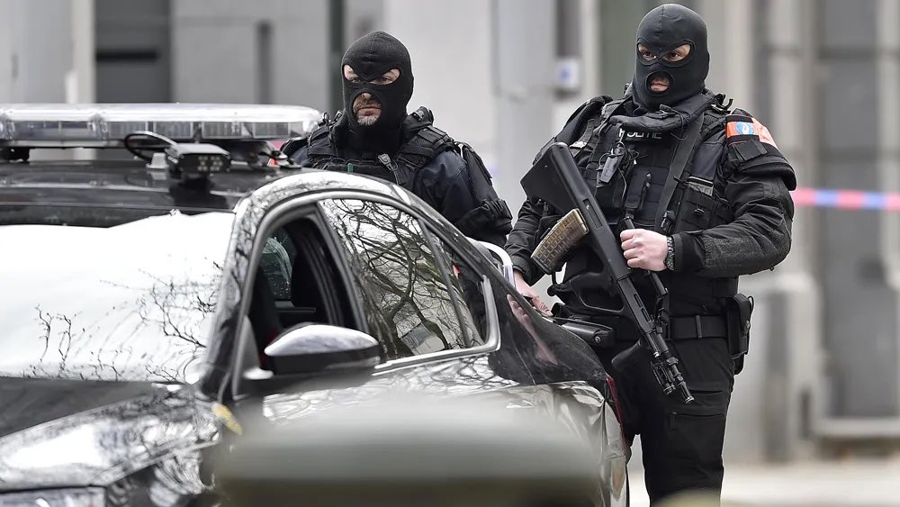 Ububiligi: Minisitiri wâIntebe yari agiye guturitswa n'ibyihebe 34 20251010 063148