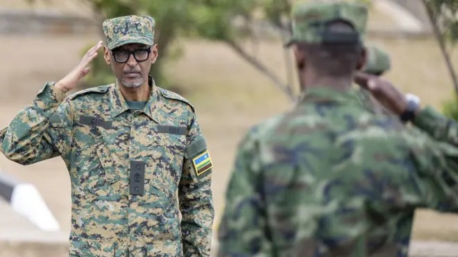 Perezida Kagame yazamuye mu ntera ba Sous-Lieutenant barenga 600 26 GiYNeE9XsAAJQRq