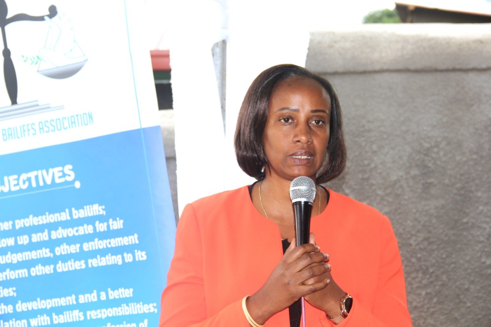 Nyanza: Abahesha b’Inkiko b’Umwuga bashyikirije inzu nshya uwacitse ku icumu rya Jenoside yakorewe Abatutsi 11