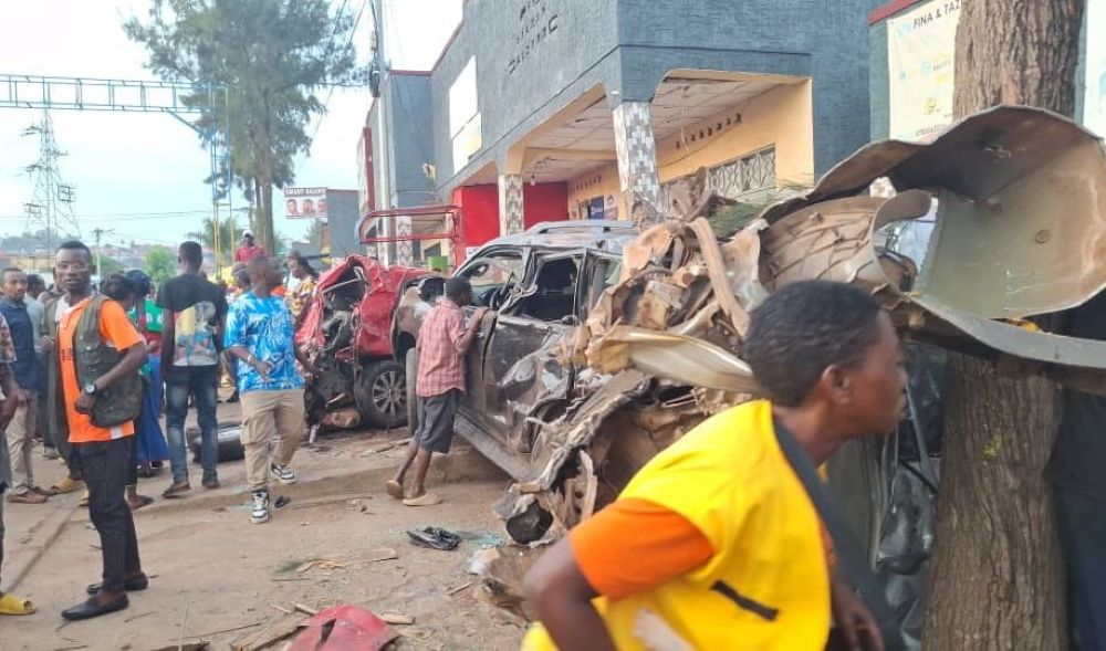 nyuma y impanuka abantu bari bacitse ururondogoro 35053