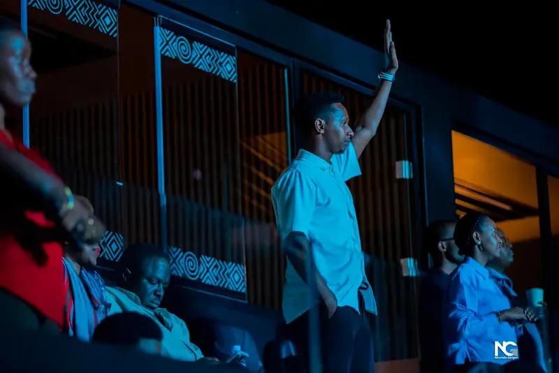 54952781232 4584668096 b