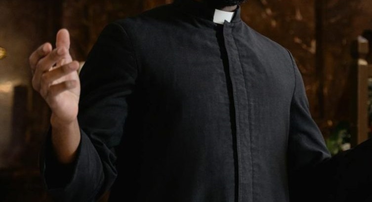 pexels mart production 7220067 e1753388129331 990x619 1