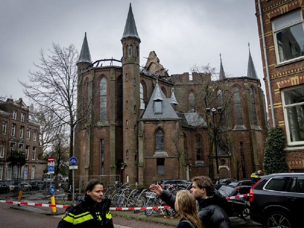 01int Amsterdam Fire 01 ptlw googleFourByThree