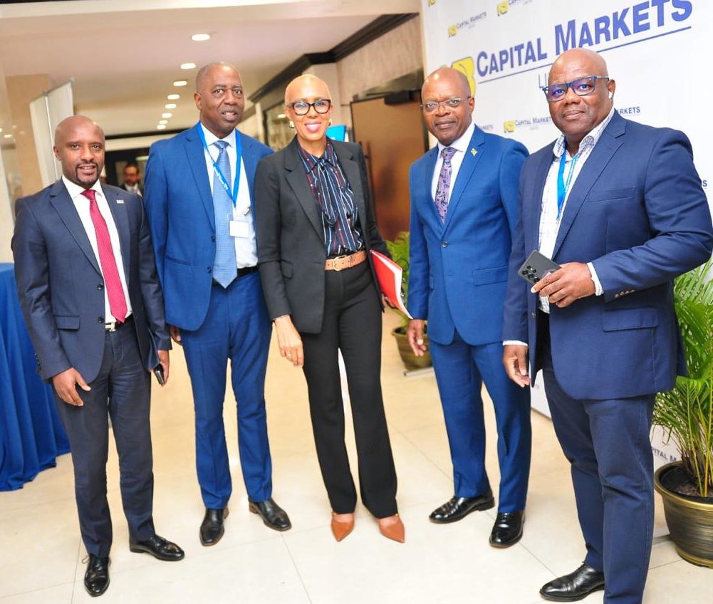 U Rwanda na Jamaica byasinye amasezerano y'ubufatanye mu by'imari n'imigabane 13 G m9C6CW8AEeYlD