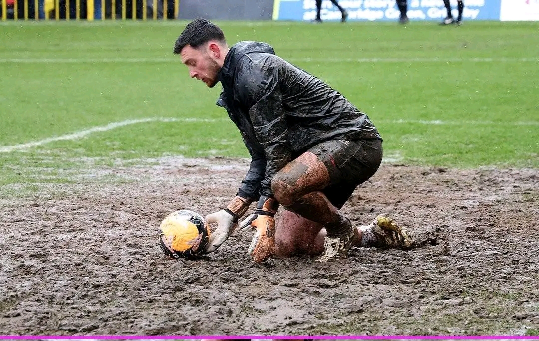 Ikibuga cyuzuyemo ibyondo cyo mu Bwongereza kiri gutangaza benshi - Amafoto 21 1771233265643