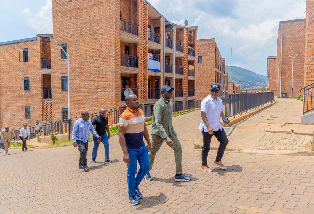 Meya wa Dakar yasuye Umujyi wa Kigali mu rugendoshuri 10 HBtJiUkXAAA RPF