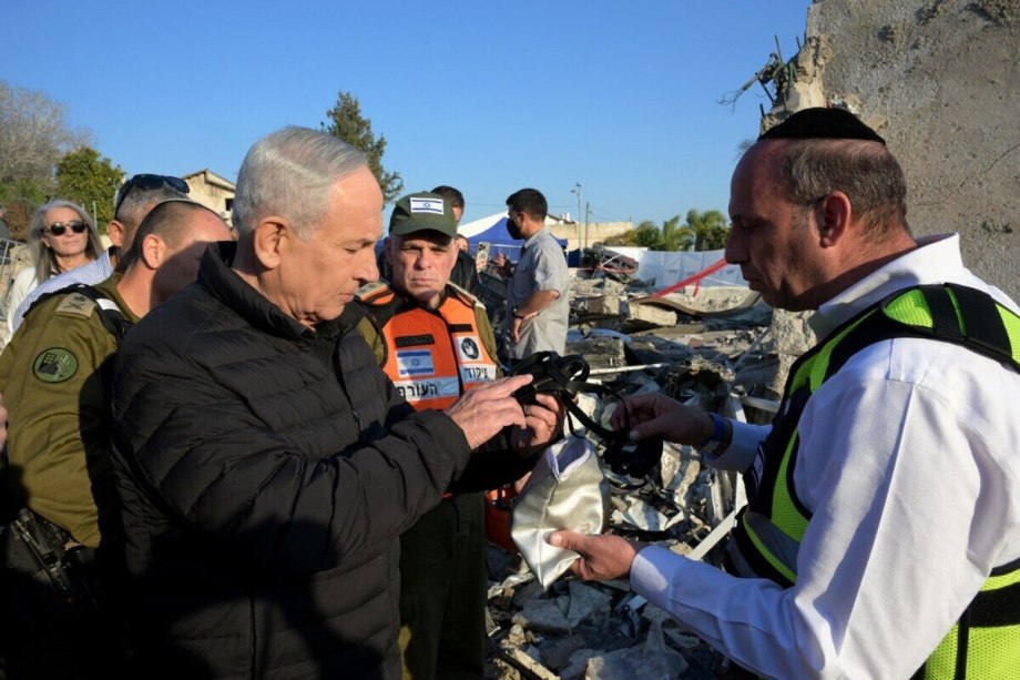 AA 20260302 40713960 40713958 NETANYAHU VISITS BEIT SHEMESH FOLLOWING IRANIAN RETALIATORY STRIKES 1 1 1