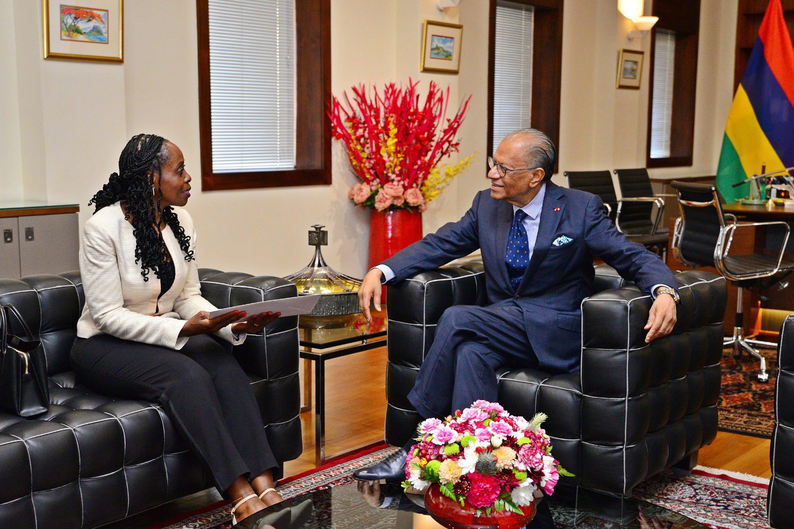 Maurtius: Minisitiri Nkulikiyinka akomeje ingendo zigamije gushakira amajwi Mushikiwabo 12