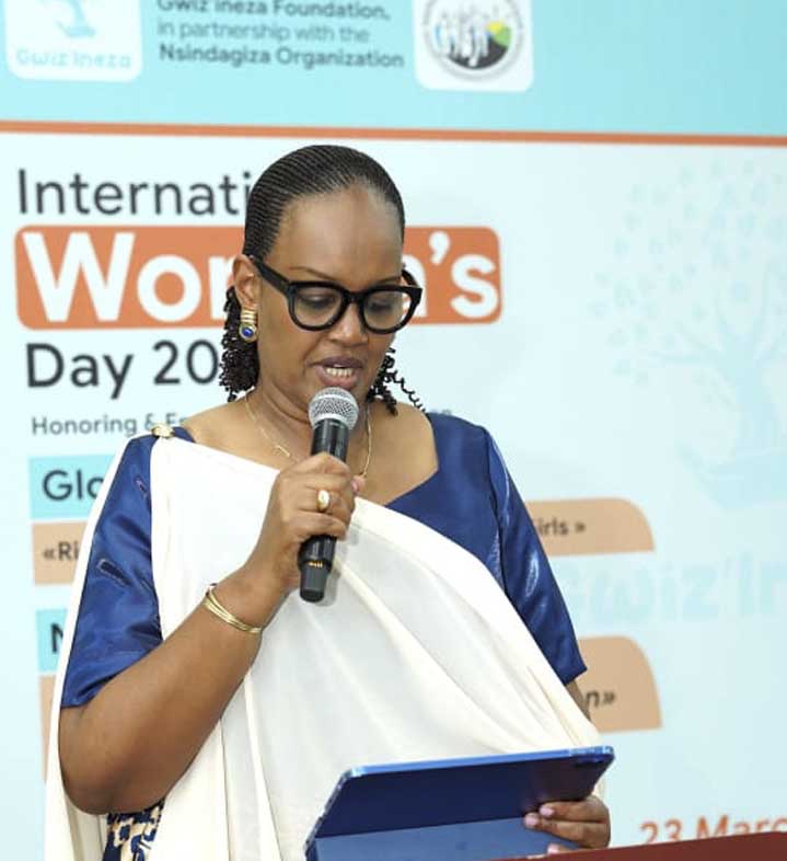 Kigali: Abagore bageze mu za bukuru bashimiwe uruhare rwabo mu muryango nyarwanda 11 Umuyobozi 1