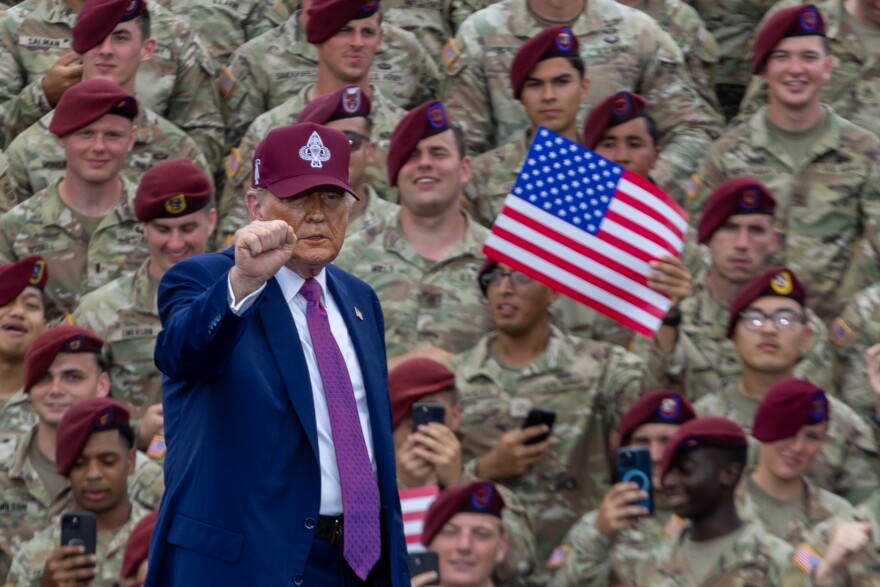 Trump yabaye ahagaritse kurasa kuri Iran 19 download