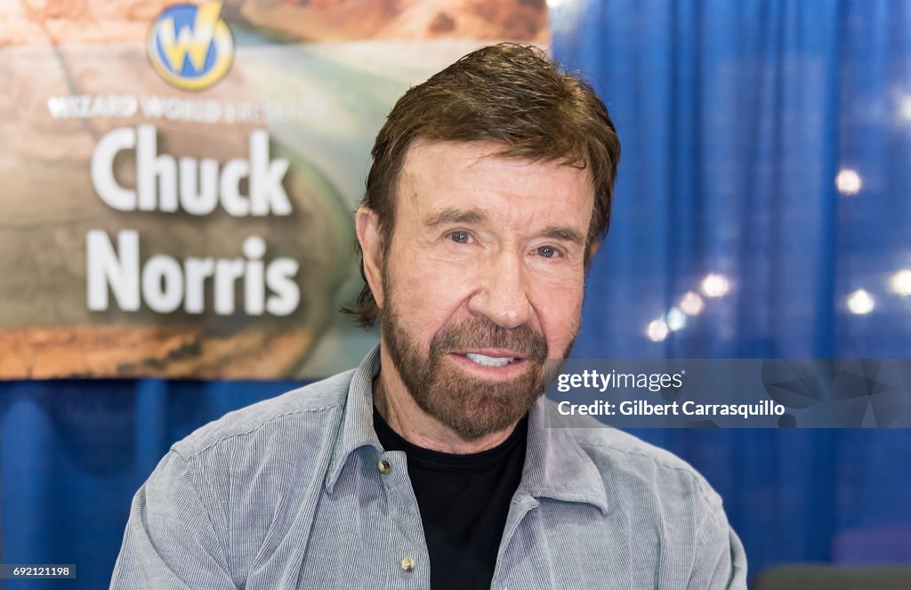 Chuck Norris yapfuye 29 gettyimages 692121198 1024x1024 1