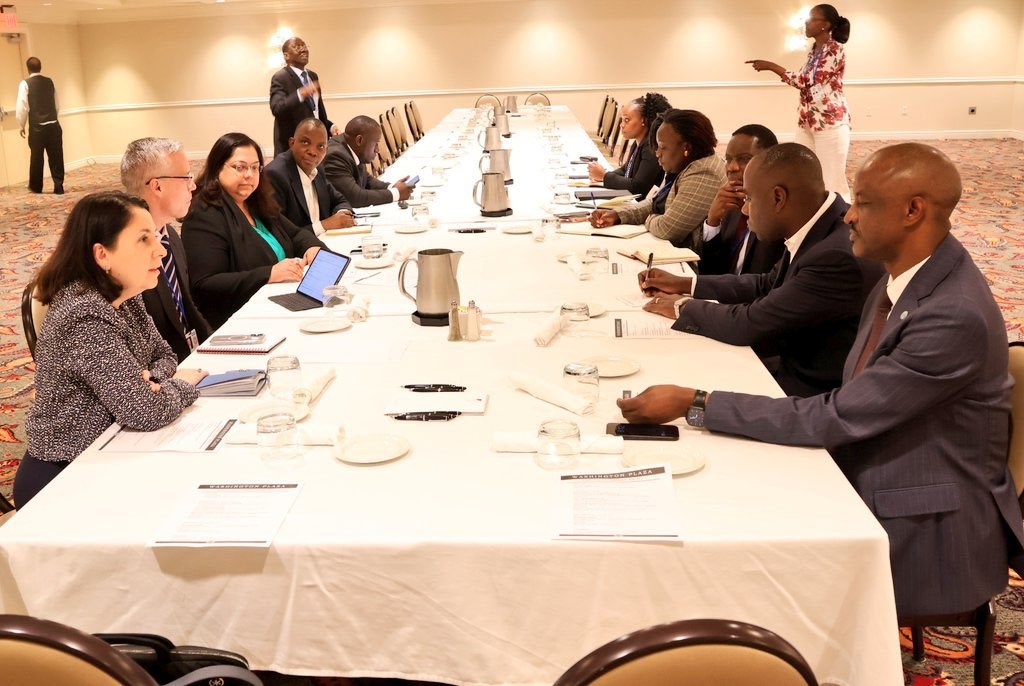 U Rwanda, Kenya na Uganda byiyemeje kwihutisha iyubakwa ry'umuhanda wa gari ya moshi 5 HF wEklXwAABI69